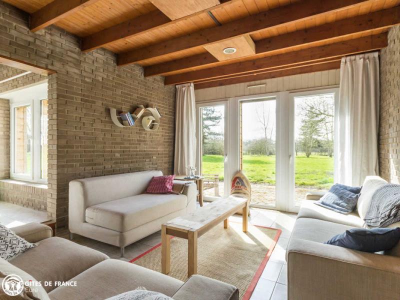 DE BRIQUES ET DE BROC