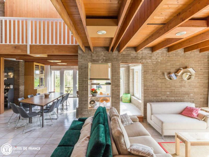 DE BRIQUES ET DE BROC