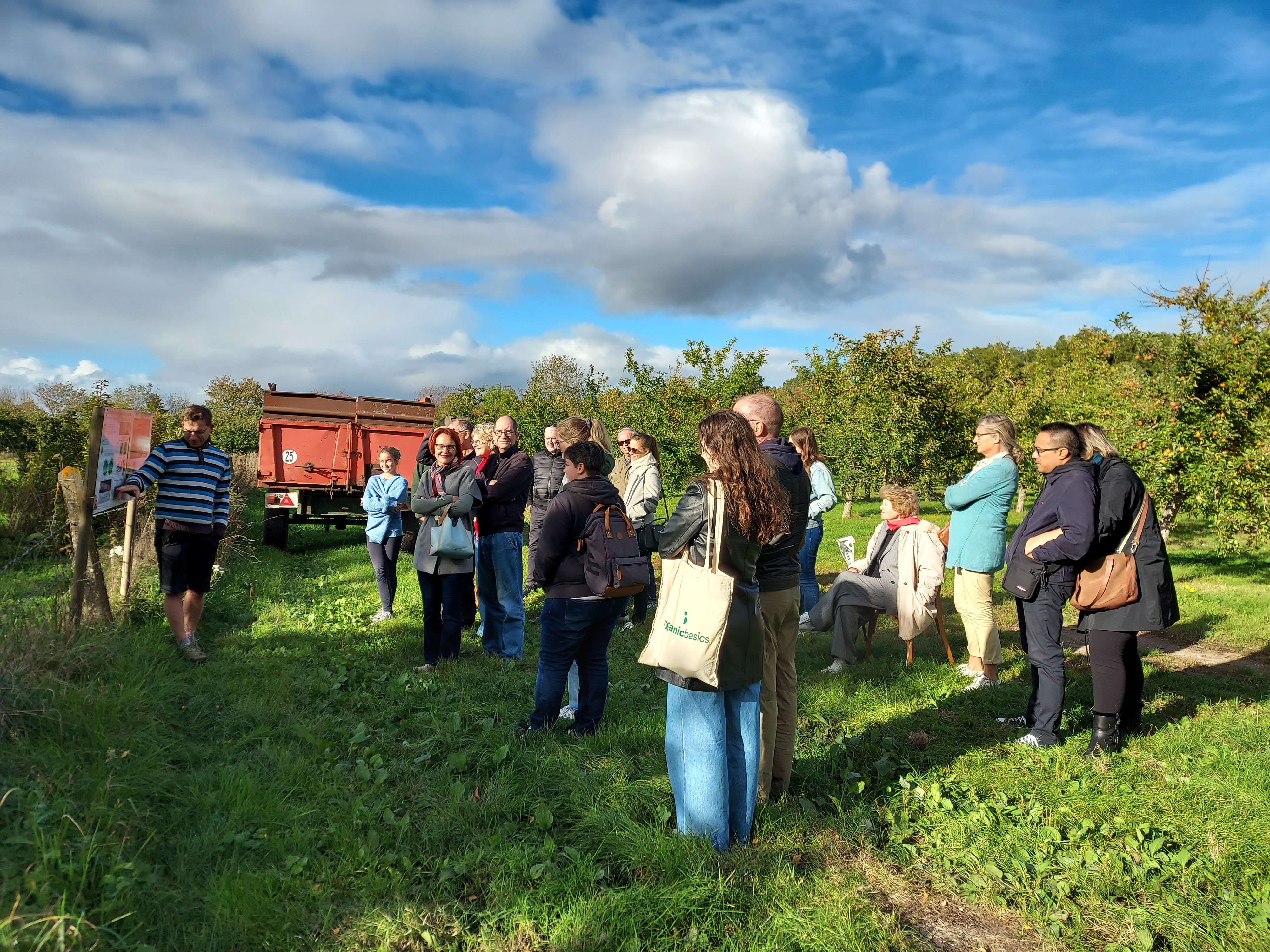 Cidrerie du Manoir du Val - visite du verger