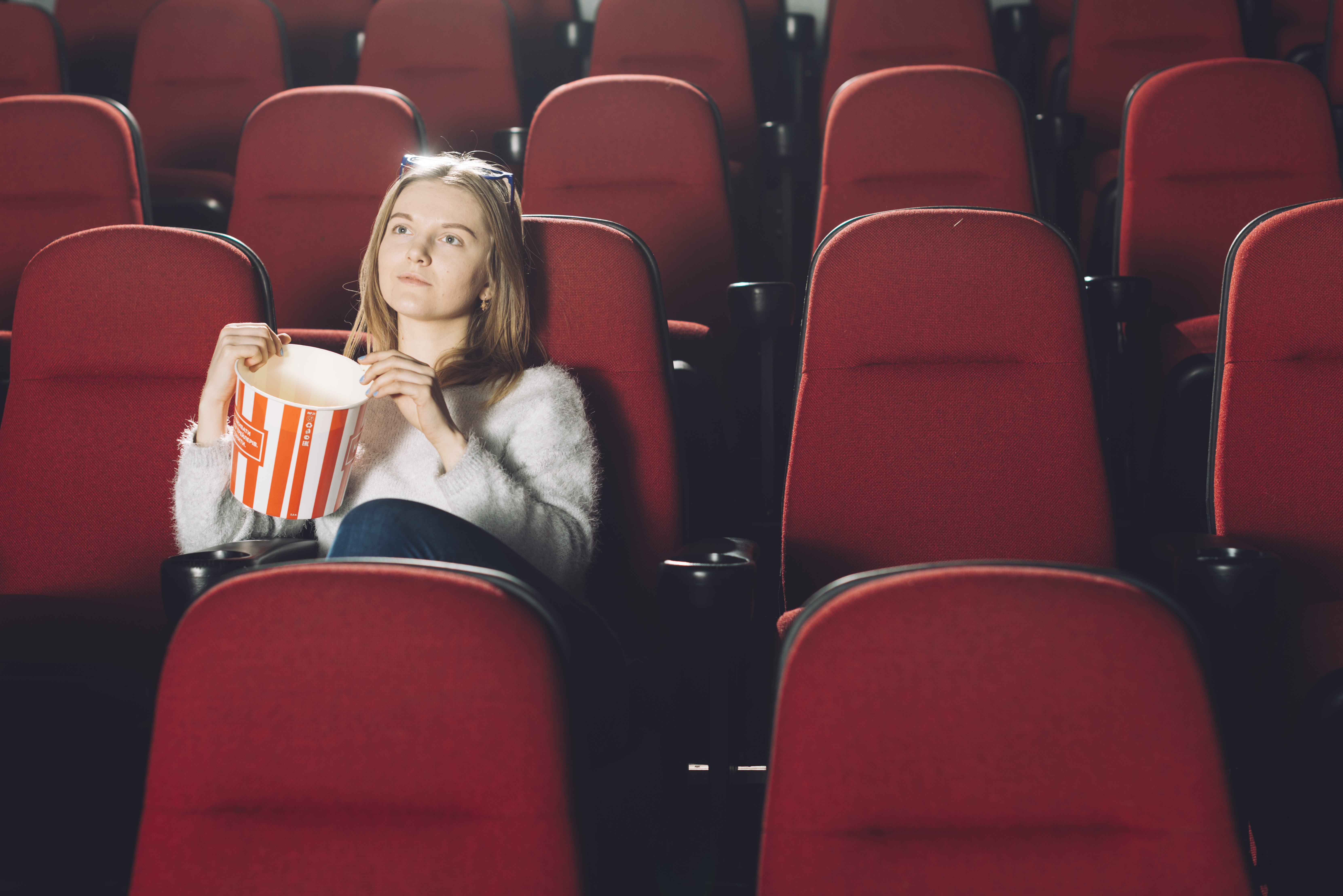 Cinéma femme (freepik)