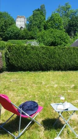 bain de soleil face au vieux donjon web
