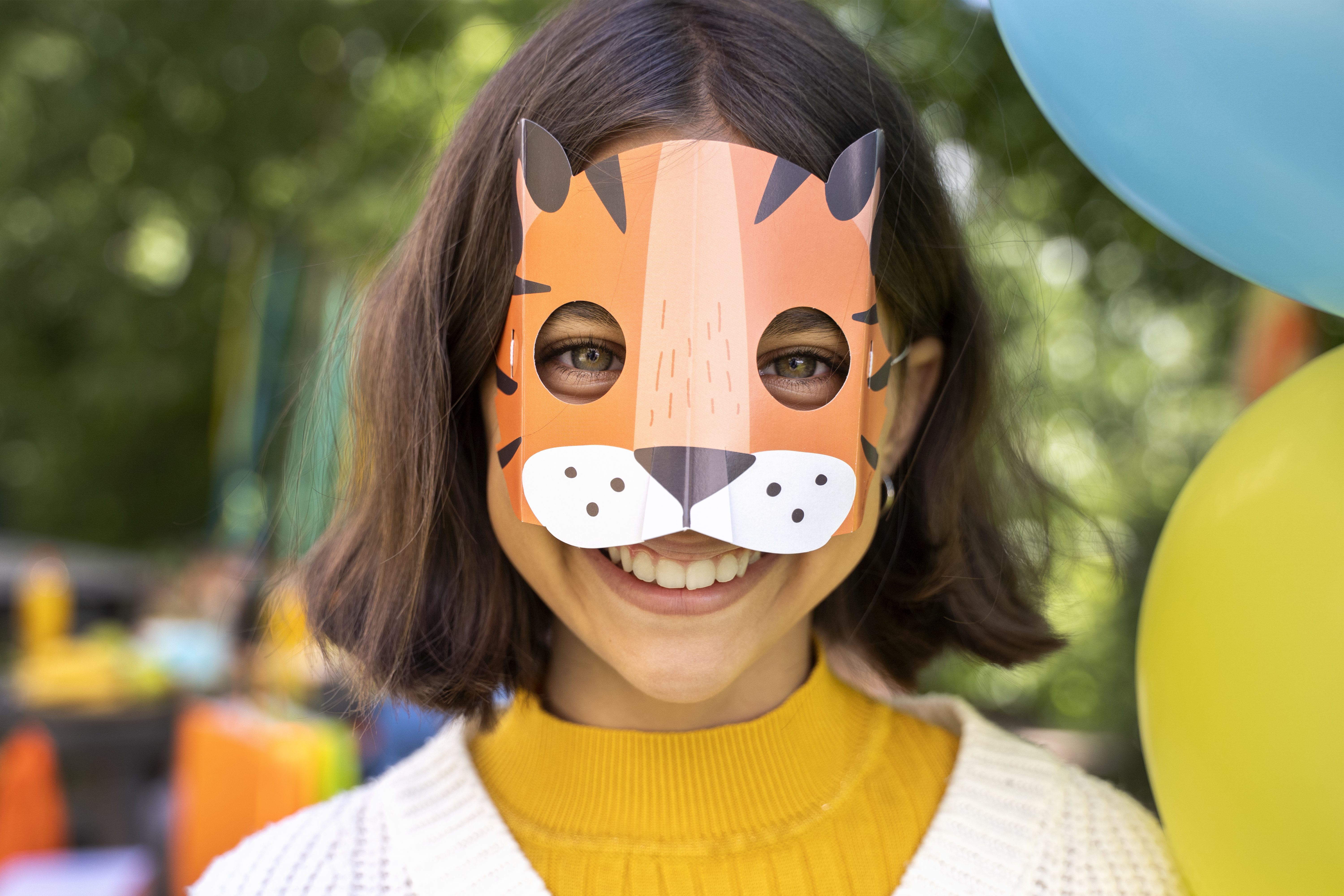 enfant-s-amusant-a-la-fete-de-la-jungle