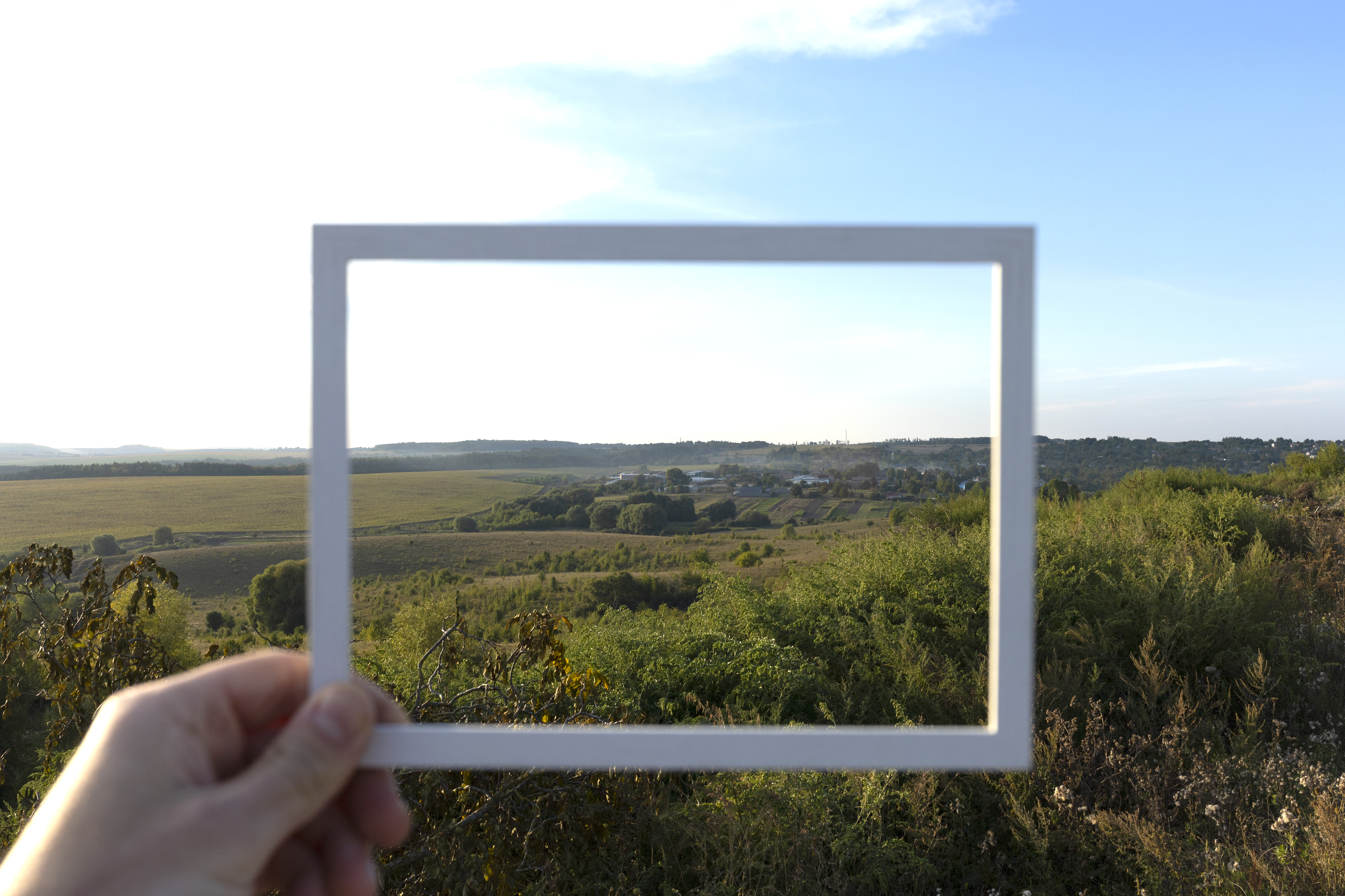 framing-landscape-while-traveling