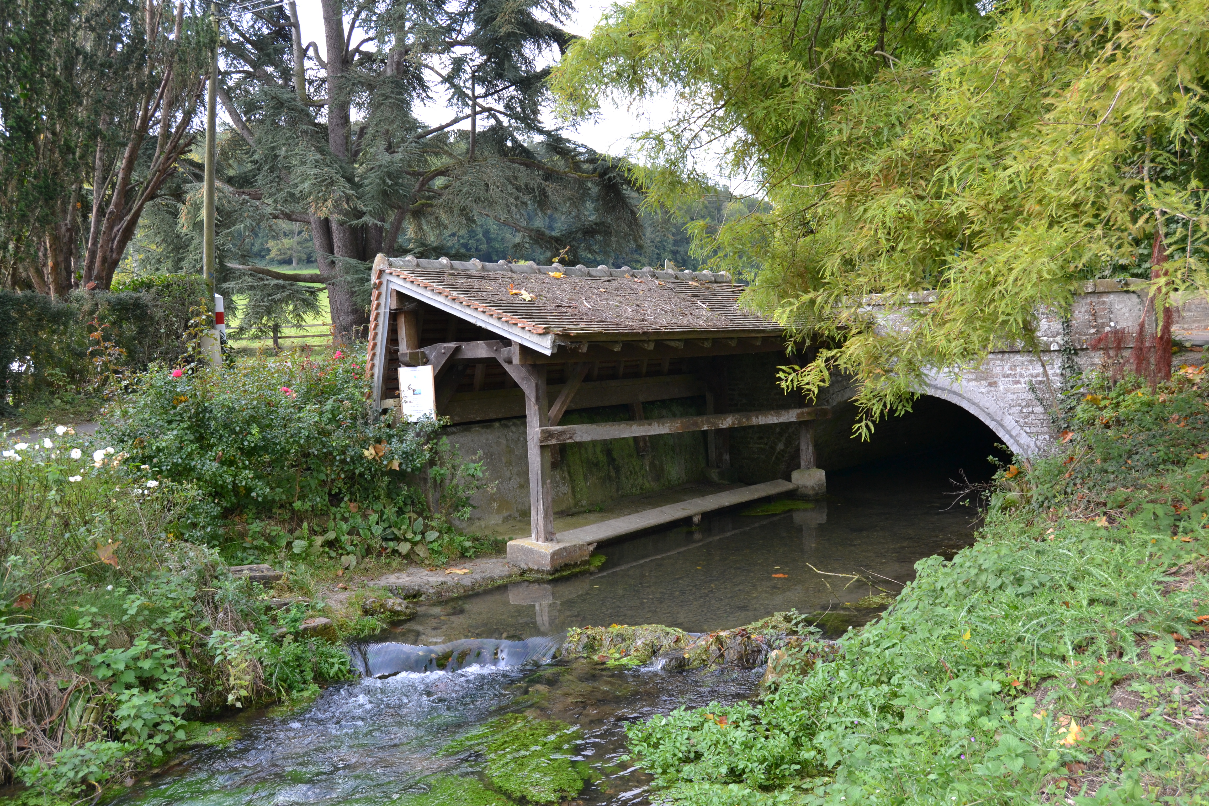 lavoir_face_église_1