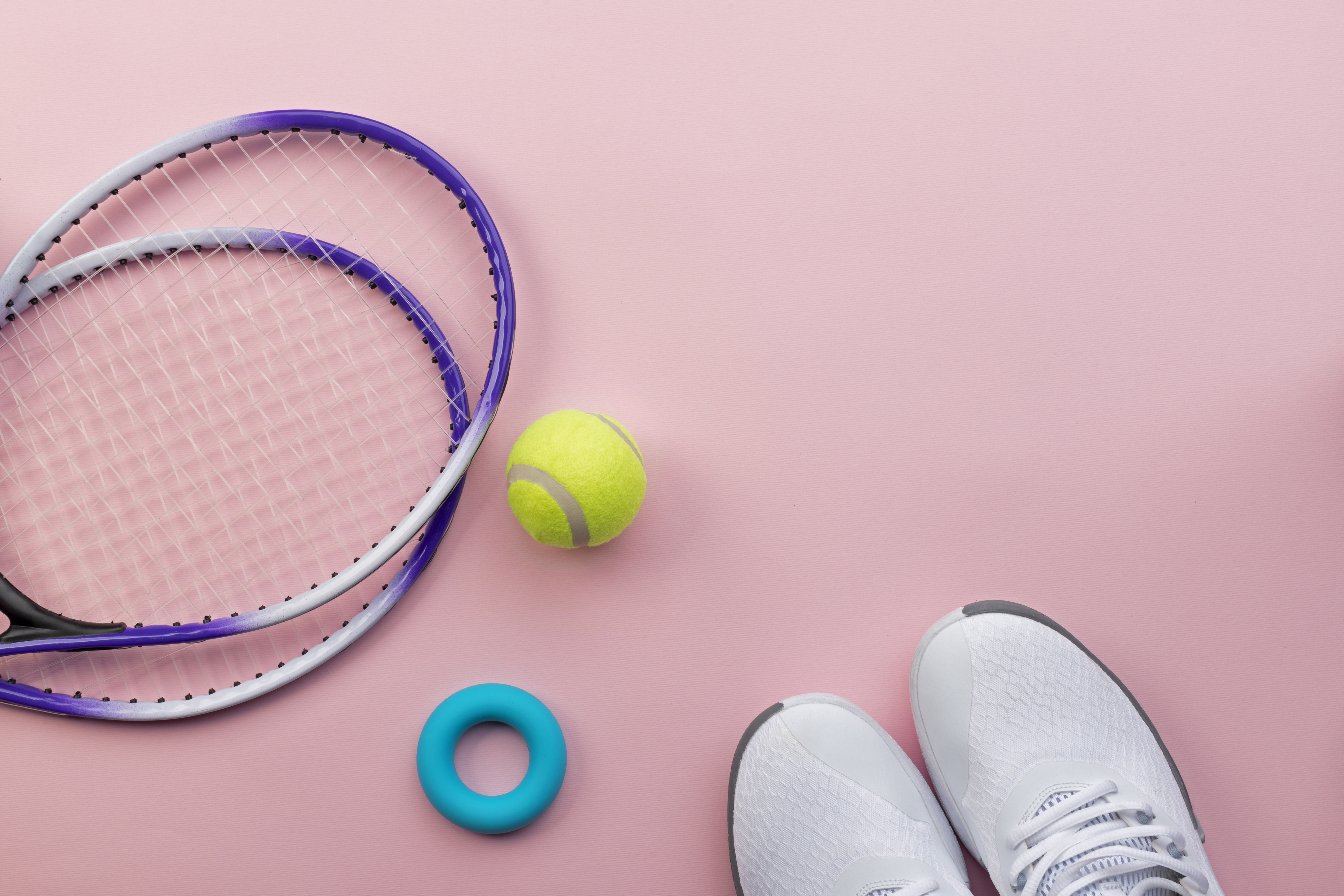 tennis octobre rose (freepik)